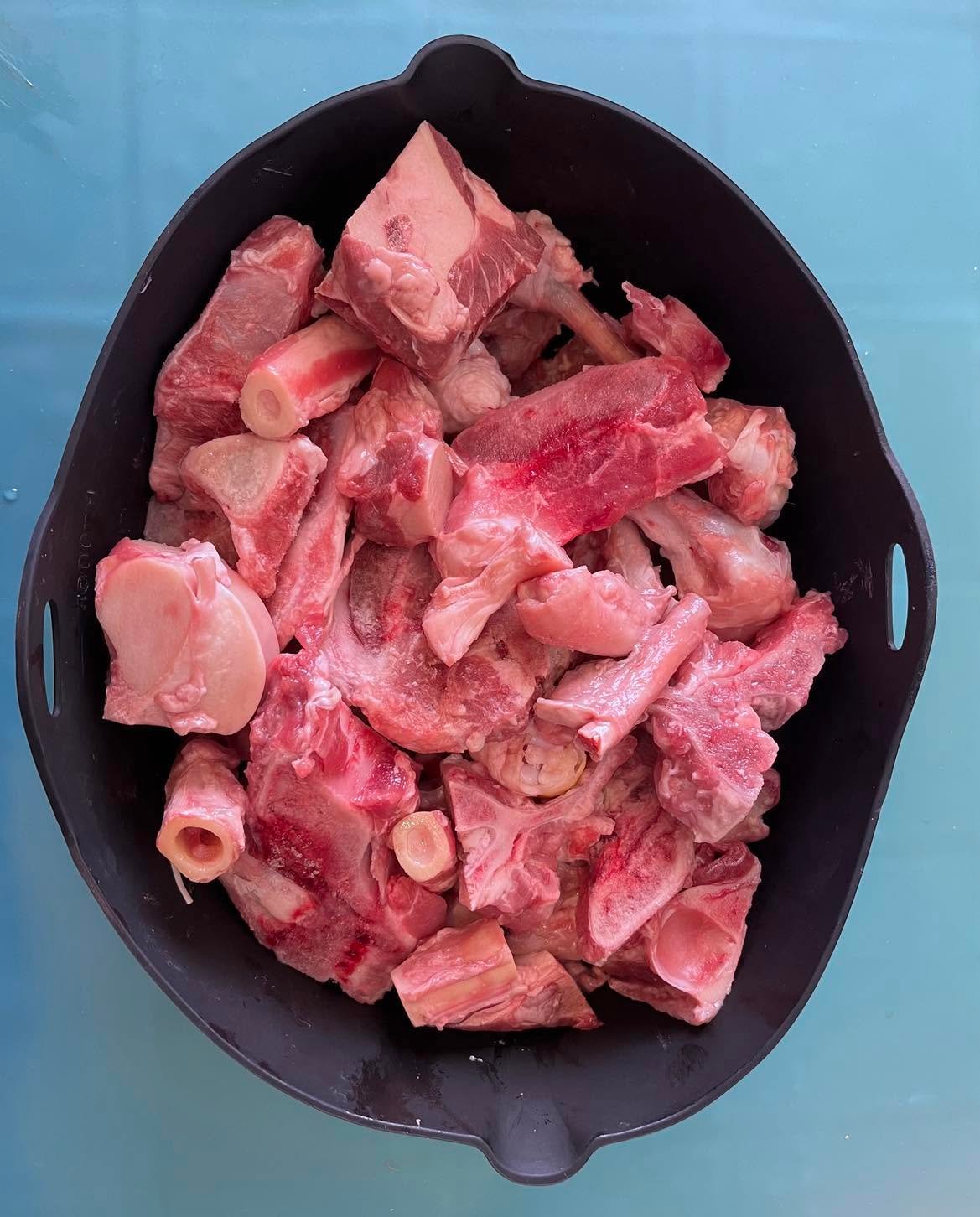 Mixed meaty bones arranged in a liner